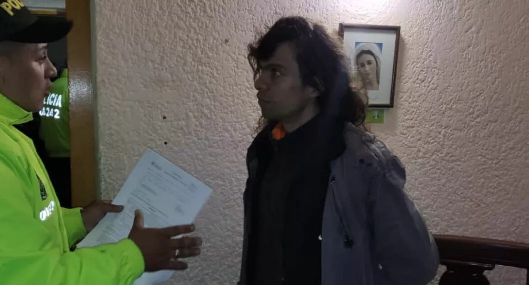 Abusador de Transmilenio: médico explicó que Juan Pablo González tenía golpes en el pecho cuando lo atendió en la URI de Puente Aranda.