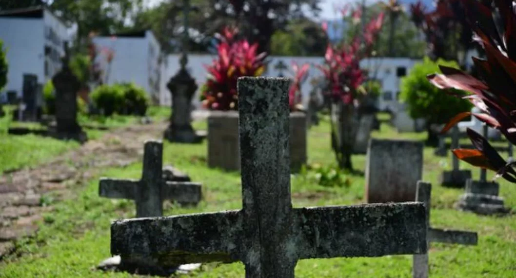 Alcaldía de Bogotá brinda apoyo psicológico gratuito en cementerios públicos