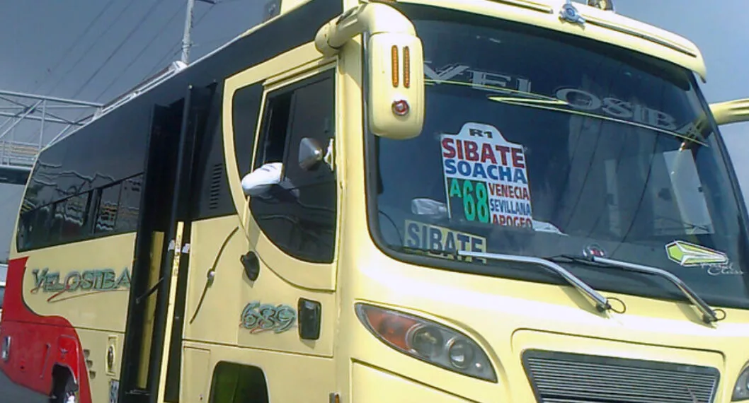Un atraco masivo se presentó en la vía que conduce de Soacha a Sibaté, cuando siete pasajeros de un bus intermunicipal fueron robados. 