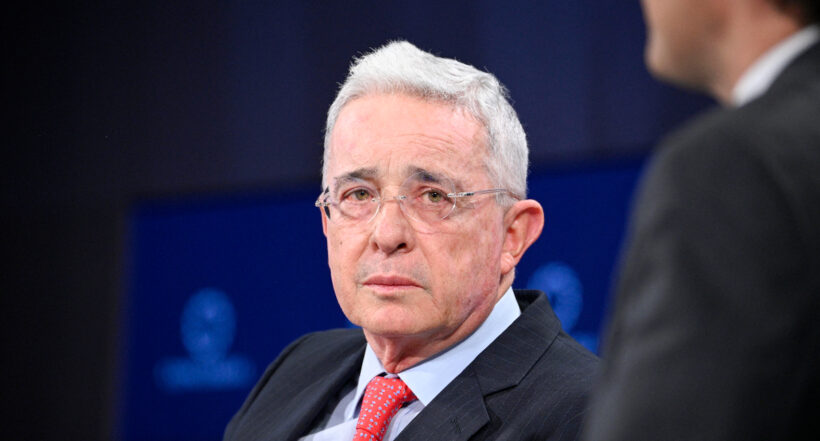 Álvaro Uribe se quitó una carga de encima y la Corte Suprema de Justicia decidió abstenerse de investigarlo