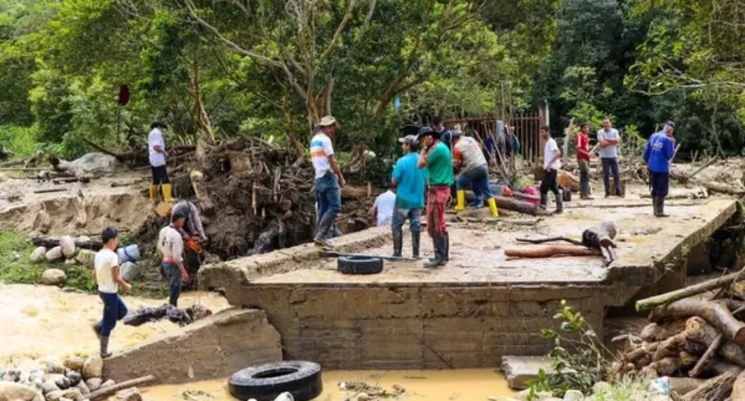 Creciente de Río Frío destruyó puente que comunica la vereda San Ignacio en Santander