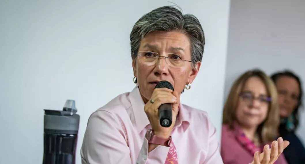 La alcaldesa Claudia López pide ahora más policías para Bogotá. La mandataria hizo cuentas y a la ciudad le falta 4.000 agentes. 