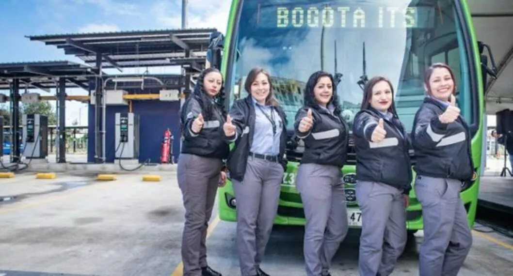Bogotá: sistema de buses 'La Rolita' busca conductoras para contratar