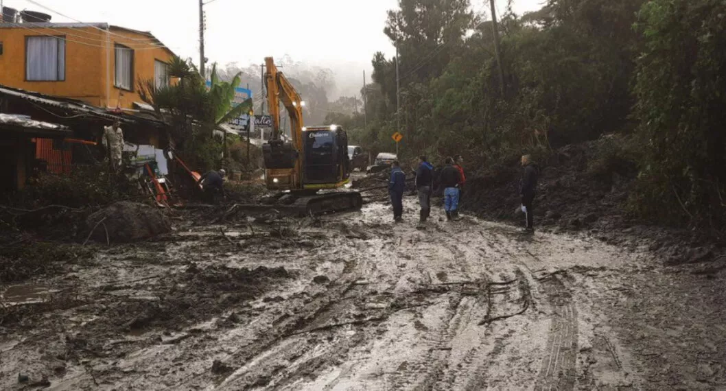 Encuentran dos personas muertas en La Calera después de emergencia por lluvias.