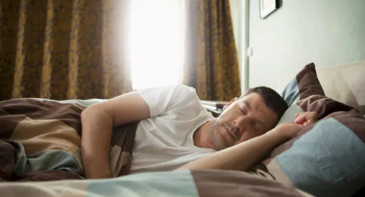 Estudio revela cuántas horas se debe dormir al día según la edad.