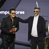 Carlos Vives y Fito Páez, en la entrega de los Latin Grammy. 