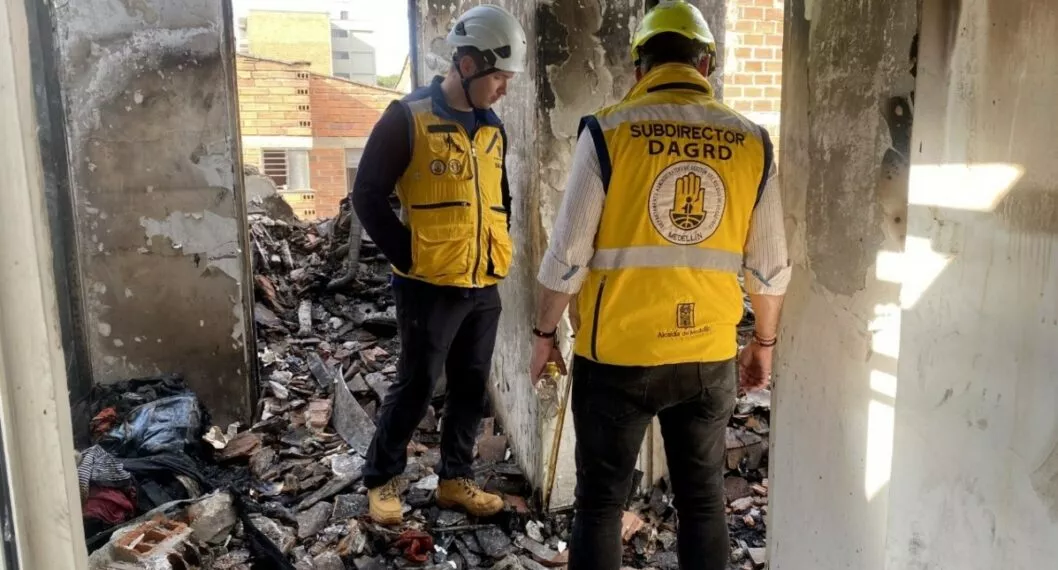 Tras accidente de avión en barrio Belén Rosales de Medellín evacuarán viviendas para evitar colapsos