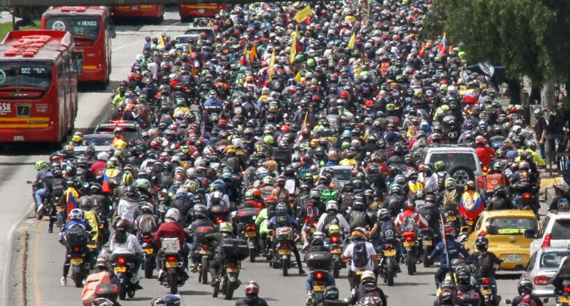 Protestas de motos en Bogotá hoy 23 de noviembre: trancones y Transmilenio.