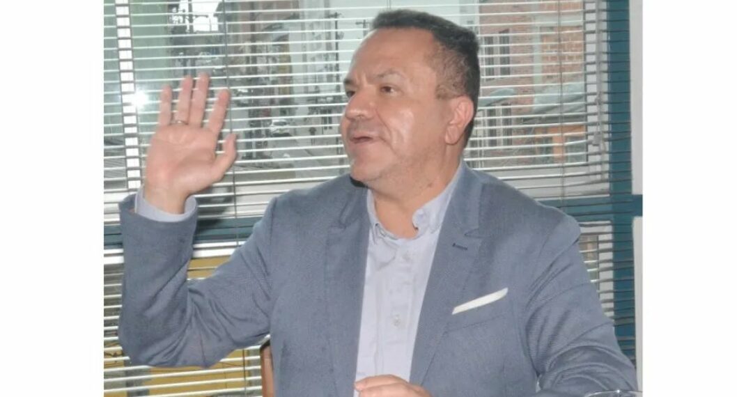 Juan Felipe Jaramillo, secretario en Manizales que renunció a su cargo por escándalo de Liberland.