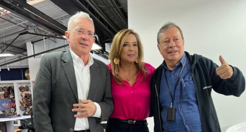 Mario Hernández pidió un homenaje para el expresidente Álvaro Uribe, luego de ser absuelto por la Fiscalía en la presunta manipulación de testigos. 