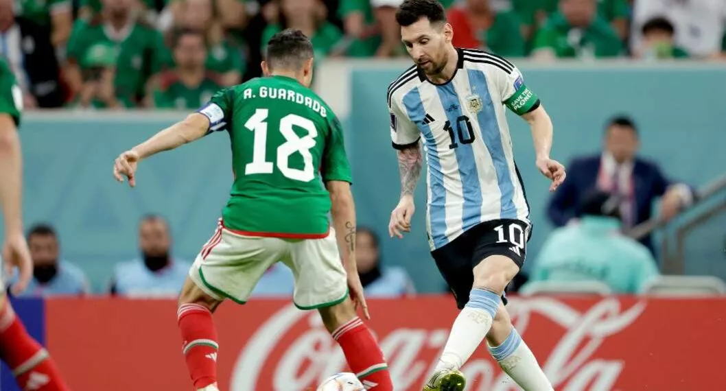 Foto de Andrés Guardado y Lionel Messi, en nota de Andrés Guardado contó que tiró camiseta de Messi, en respuesta a Canelo Álvarez