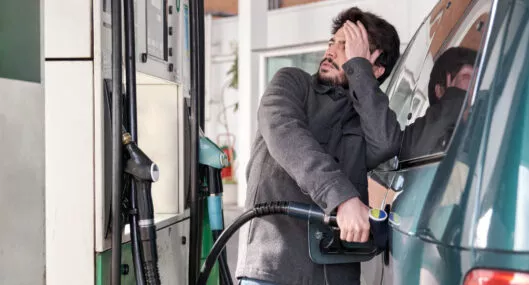 Precio de la gasolina en Colombia para diciembre: vale más de 10.000 pesos.