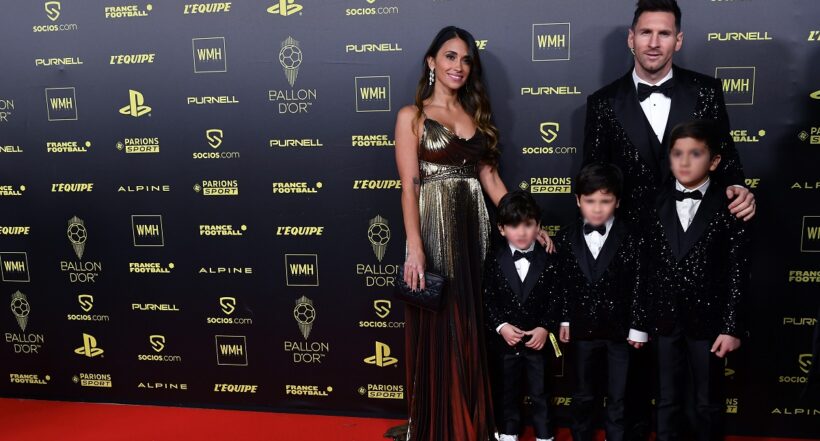Hijos de Leo Messi y Paulo Londra se encontraron en el estadio y se tomaron foto premonitoria sobre el resultado de Argentina ante Polonia. 