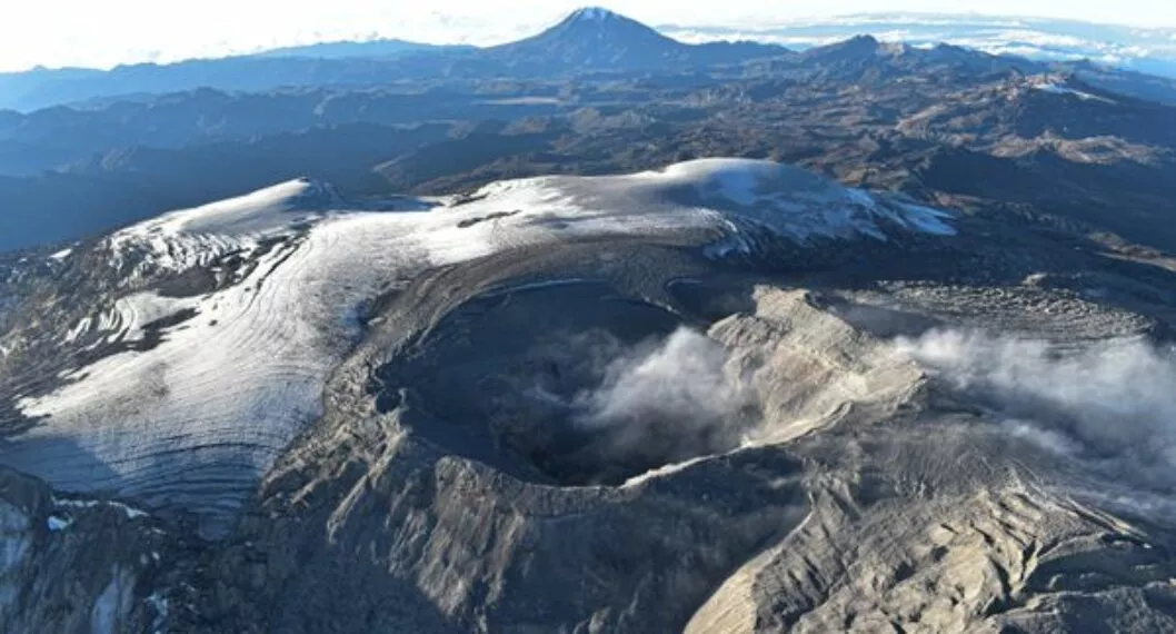 Volcán del Nevado del Ruiz en alerta amarilla por emisiones de ceniza