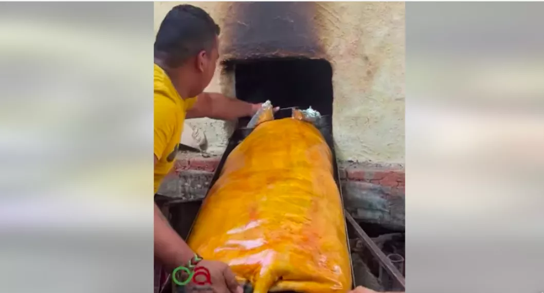 Video de cómo se prepara la lechona en el Huila y en el Tolima, Colombia