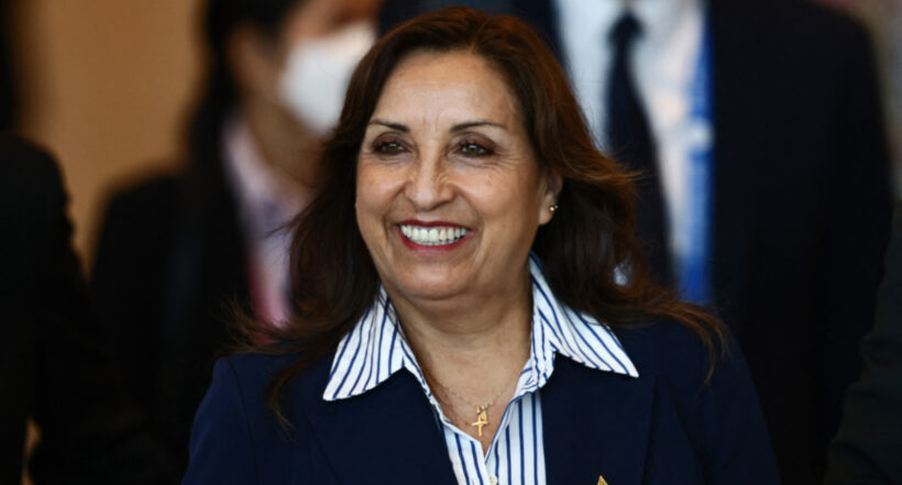 Dina Boluarte, nueva presidenta de Perú tras destitución de Pedro Castillo.