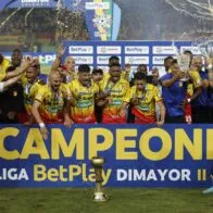 Deportivo Pereira celebró su primer título en el fútbol colombiano.