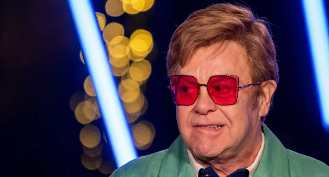 Elton John, pianista británico