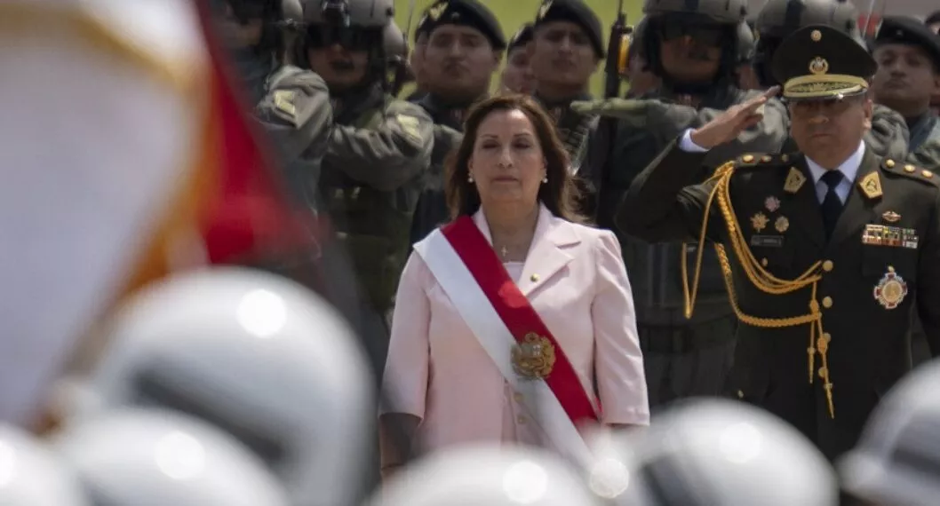 Presidenta de Perú propone adelantar elecciones en medio de protestas