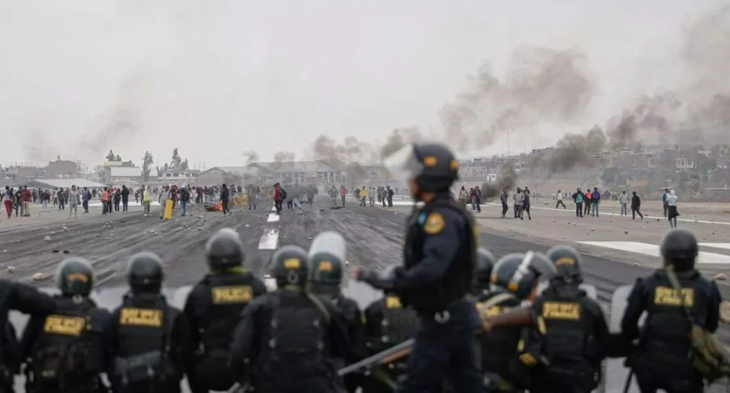 Perú: cierran aeropuerto de Arequipa por manifestaciones