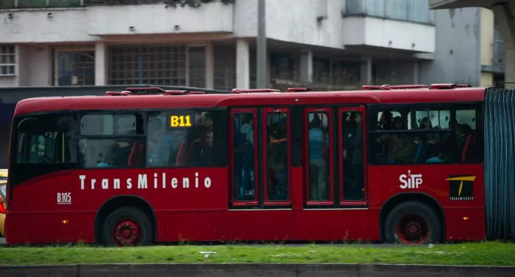 Foto de Transmilenio, en nota de Bogotá hoy: buses de Transmilenio chocaron en avenida Caracas; qué pasó (fotos)