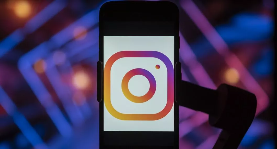  Instagram anunció el lanzamiento de Notes, una nueva forma de compartir mensajes breves con texto y emoticones, además, Candid Stories.