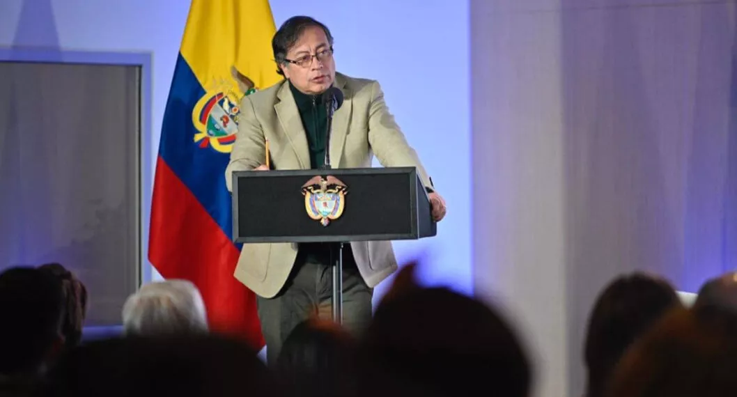 El presidente Gustavo Petro anunció que los gestores de paz recibirán un millón de pesos mensuales, como parte de su estrategia. 