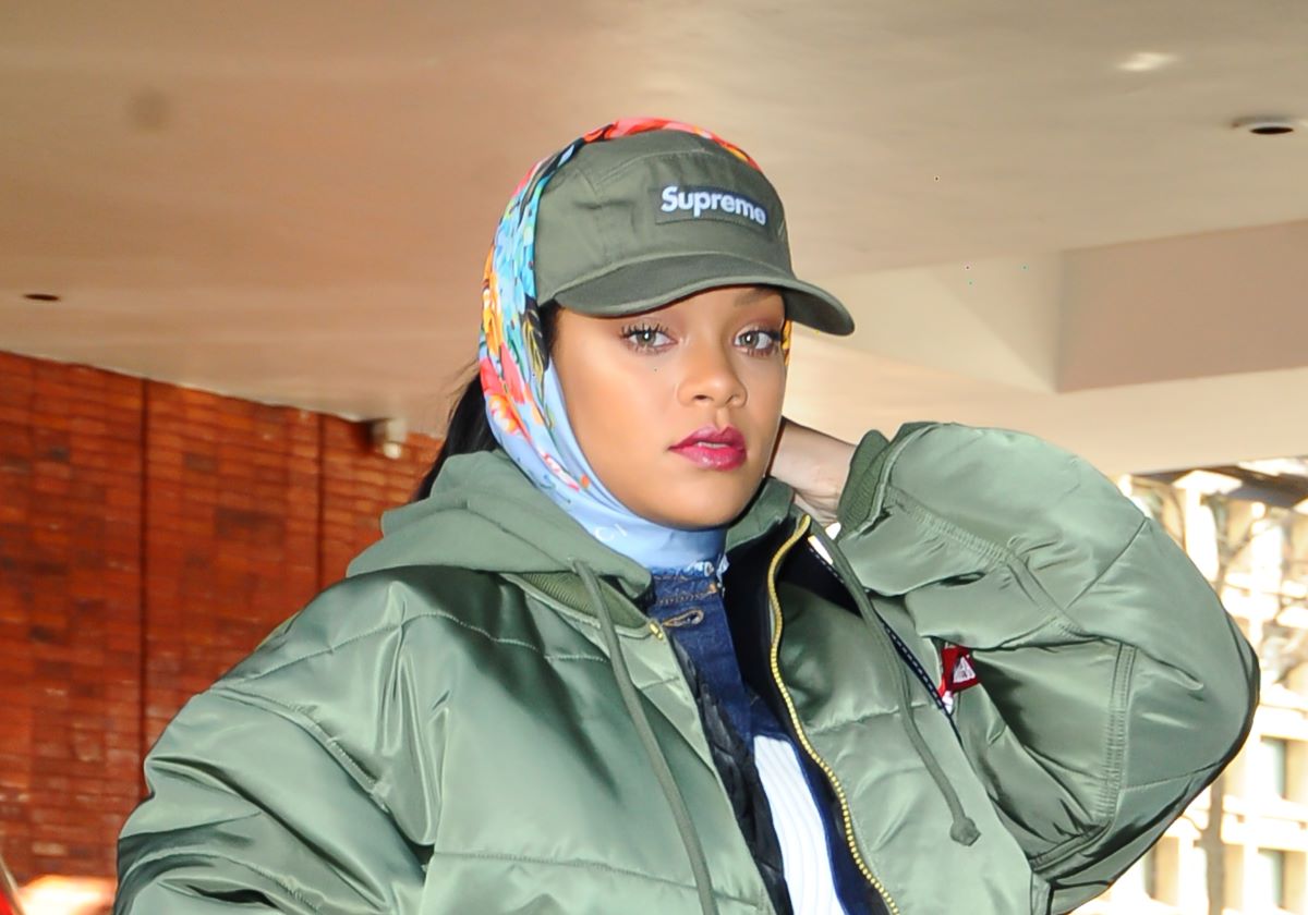 Rihanna, en nota sobre que mostró a su bebé