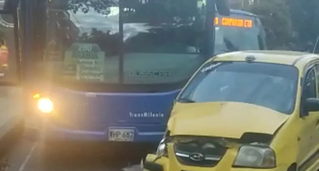 Grave accidente en Bogotá se produjo en la mañana de este martes 20 de diciembre. Dos buses del SITP y un taxi se vieron involucrados. 