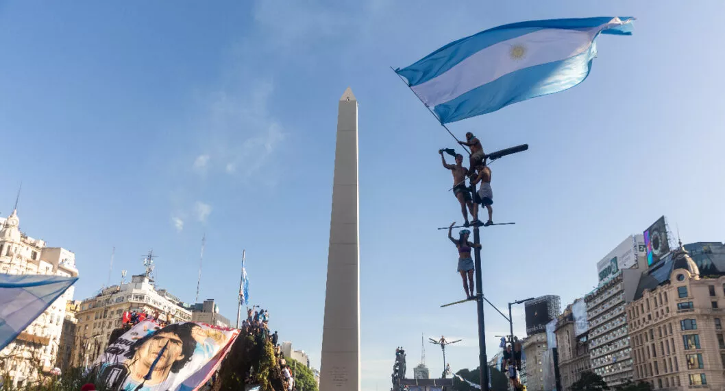 Cuánto mide el Obelisco y cómo es por dentro: Argentina festeja ser campeón del Mundial | Video de cómo es por dentro el Obelisco | Qué significa Obelisco