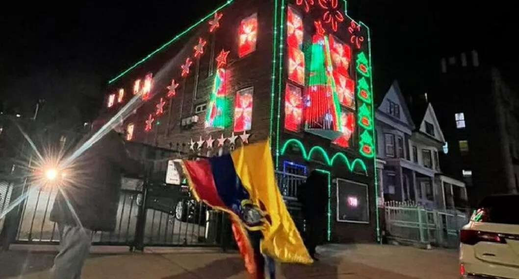Foto de contexto casa de ecuatoriano en Nueva York con 132.000 luces de Navidad