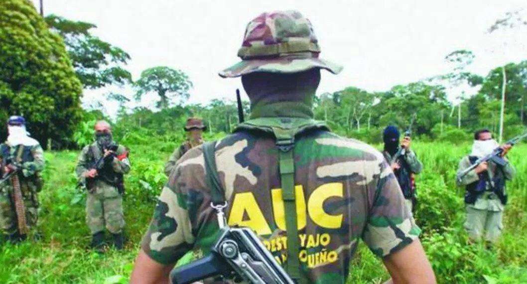 La JEP pide que se investigue a 16 altos mandos del Ejército por paramilitarismo