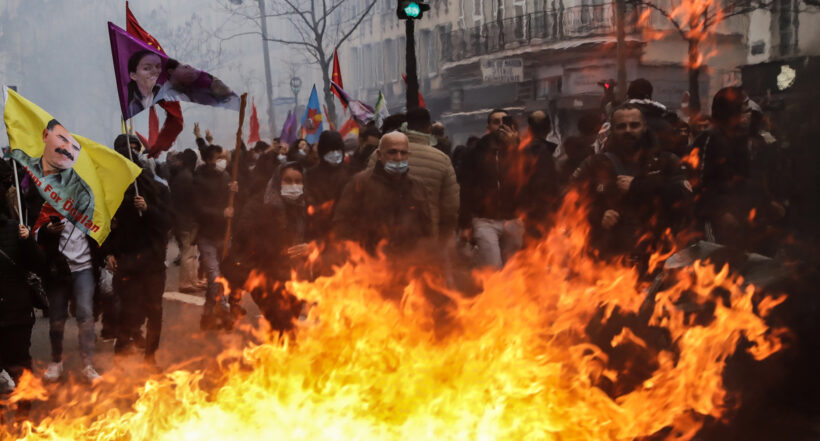 Disturbios en París durante la manifestación de kurdos por víctimas de tiroteo