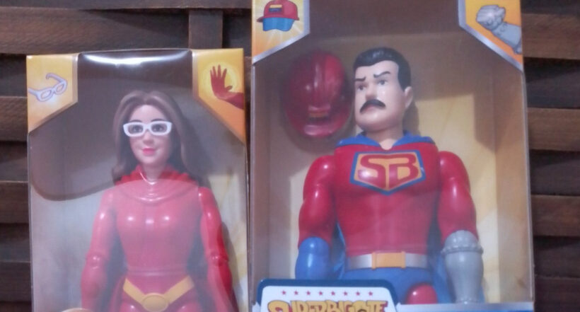 El régimen de Venezuela regaló juguetes con el personaje 'Súper Bigote', el cual lleva la cara de Nicolás Maduro para mostrarlo como el salvador. 