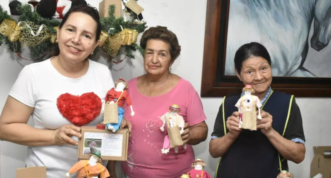 Edilma y Adela Díaz son dos de las mujeres que participaron en la elaboración de los ‘añosviejos’.