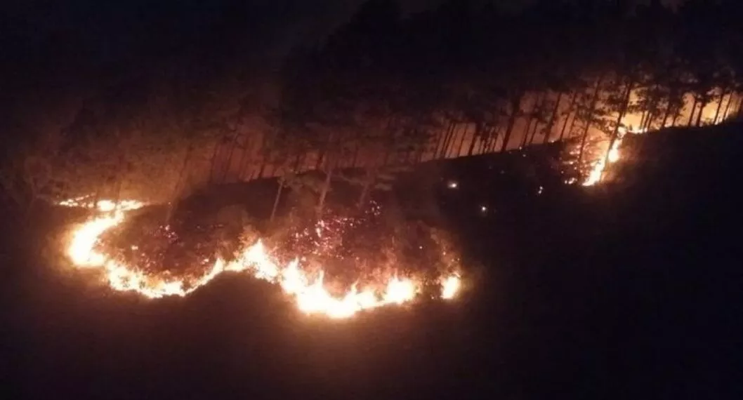 Antioquia: globo de mecha habría generado incendio forestal en Bello; autoridades advierten incremento en el número de quemados por pólvora.