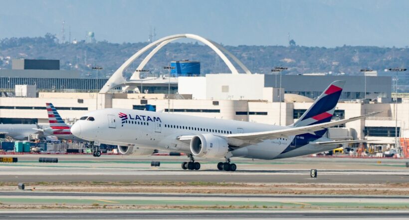 La aerolínea Latam explicó que ocurrió con su avión que perdió las llantas en pleno despegue en el aeropuerto El Dorado.