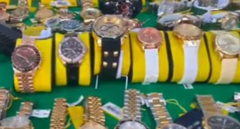 La Policía Nacional recuperó 116 relojes, celulares y perfumes del millonario robo a joyería en Barranquilla. Un ladrón murió y el otro fue capturado. 