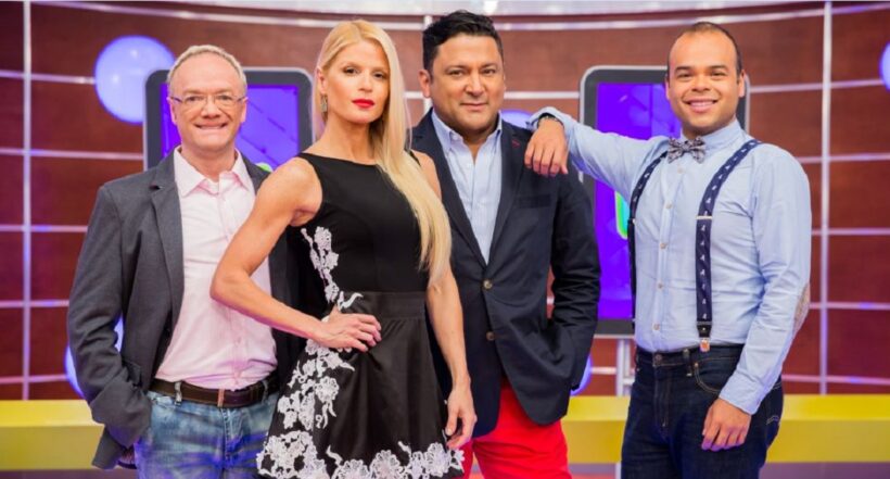 Carlos Vargas, famoso que se pinta las uñas y dijo por qué, junto a presentadores de 'La red' Carlos Giraldo, Mary Méndez y Frank Solano.