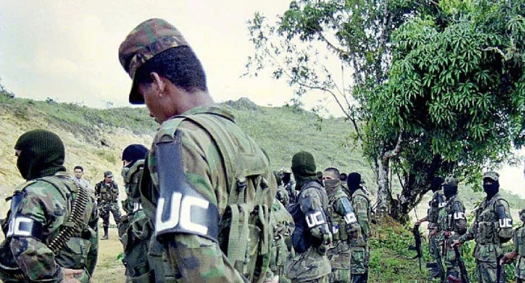 Comienza indemnización para 8.287 víctimas de grupos paramilitares en Colombia