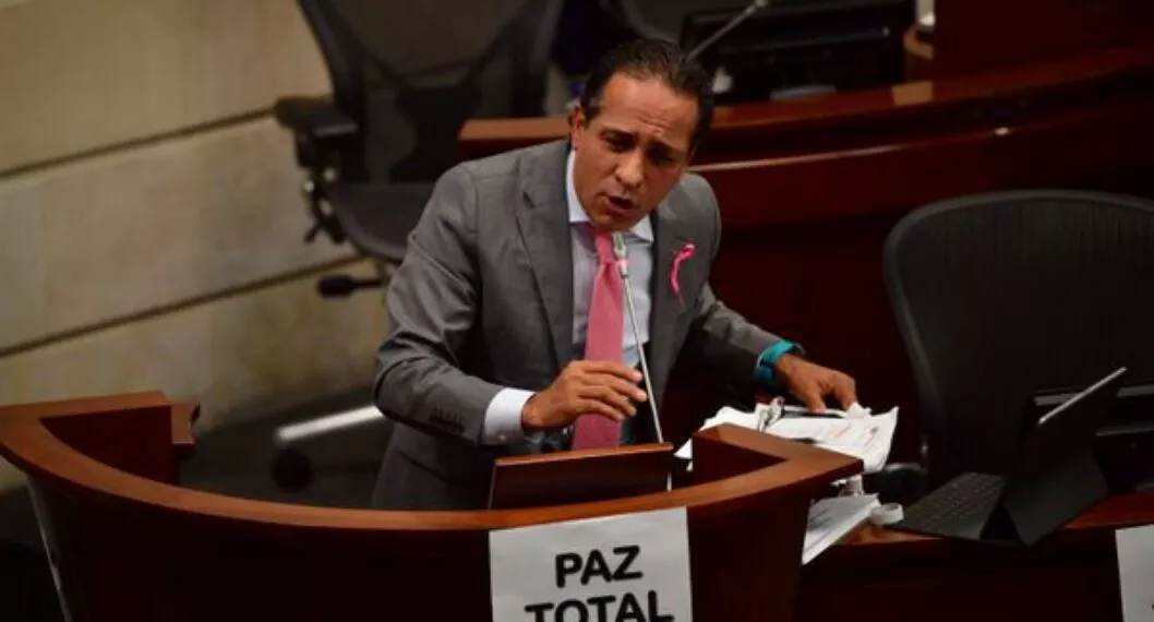 Alexander López renunciará al Senado para lanzarse a la Gobernación del Valle
