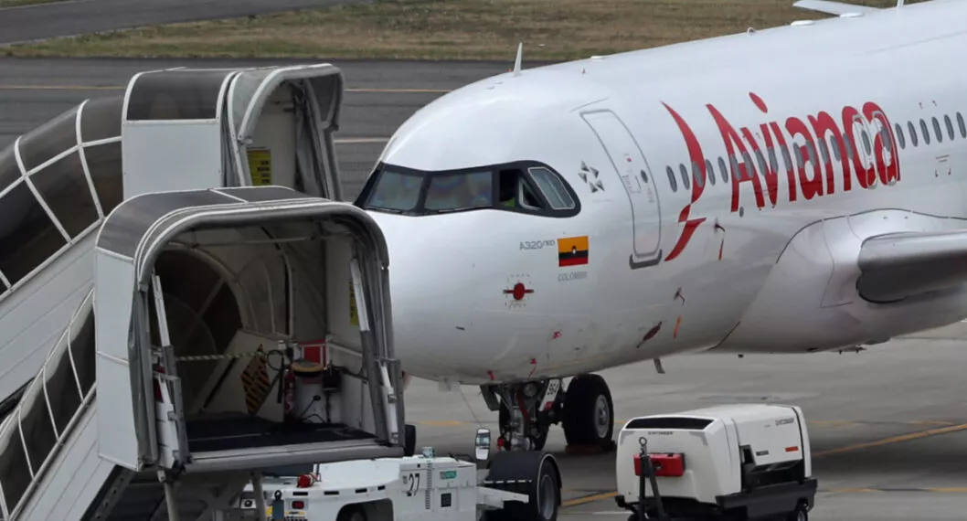 Vuelo de Avianca hacia Bogotá tuvo que desviar de emergencia por problema de pasajero uruguayo.