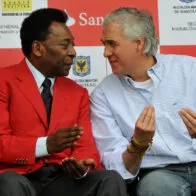 Pelé estuvo por última vez en Bogotá en 2010 y fue recibido por el alcalde de ese momento Samuel Moreno, quien le dio un paseo por El Campín. 