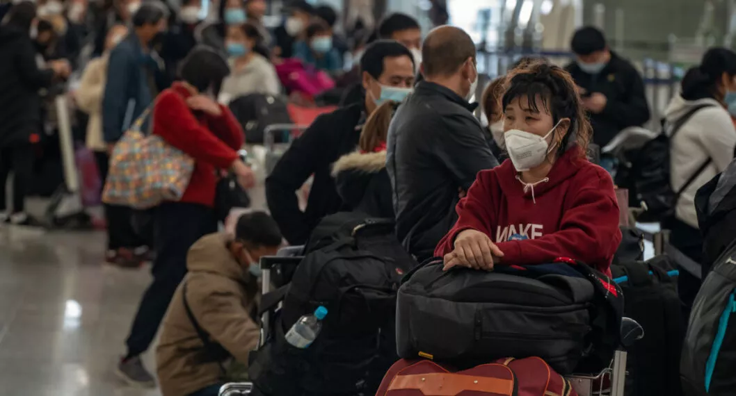 COVID-19 en China preocupa al mundo: países toman medidas respecto a viajeros