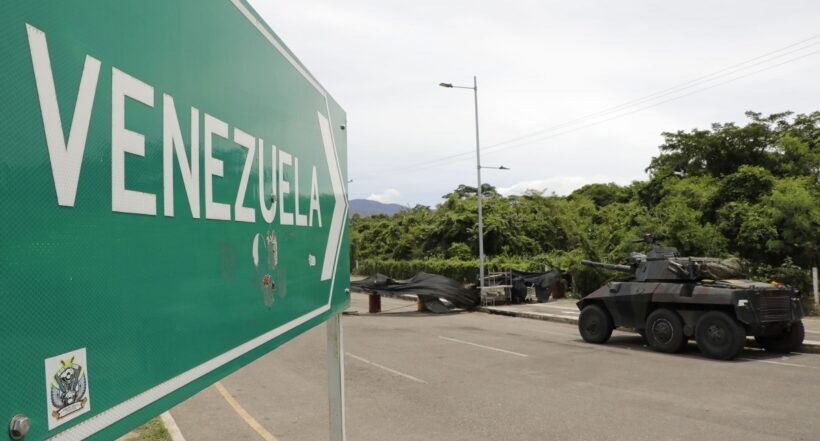Venezuela y Colombia materializan este domingo 1de enero, la "apertura total" de su frontera con la inauguración de un puente binacional.