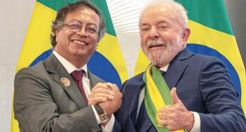 Gustavo Petro posó feliz con Lula durante su posesión en Brasil.