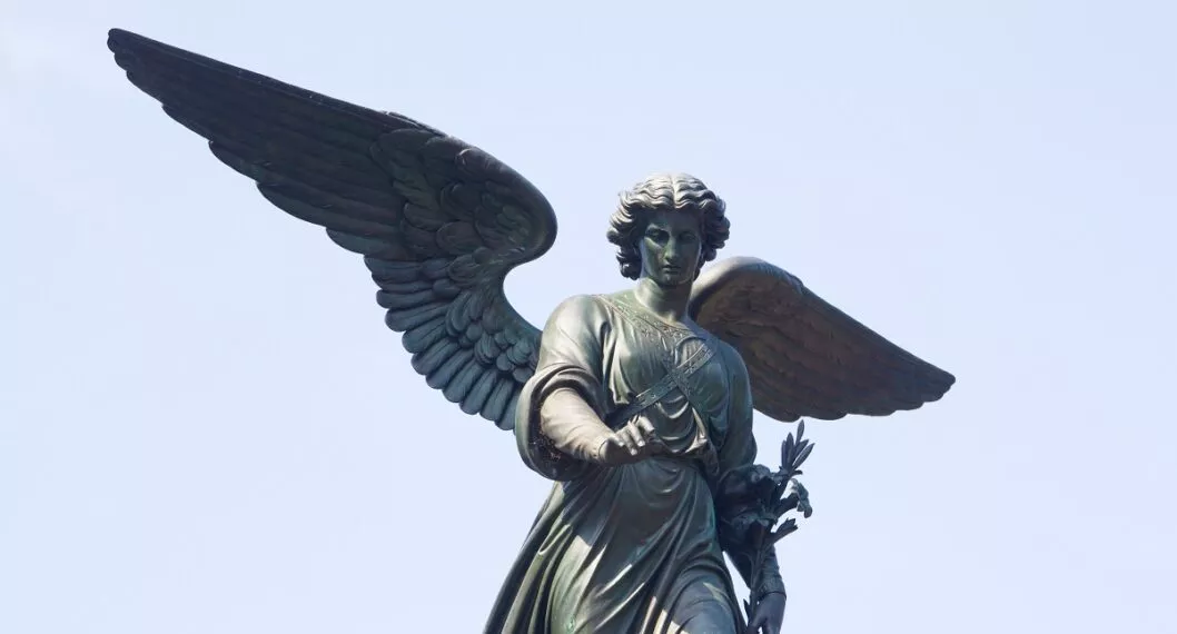 Ángel de Bestheda, ángel del agua, para ilustrar los consejos del horóscopo de los ángeles para cada signo zodiacal