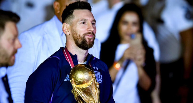 Lionel Messi recibió sencillo regalo de sus vecinos y lució fascinado.