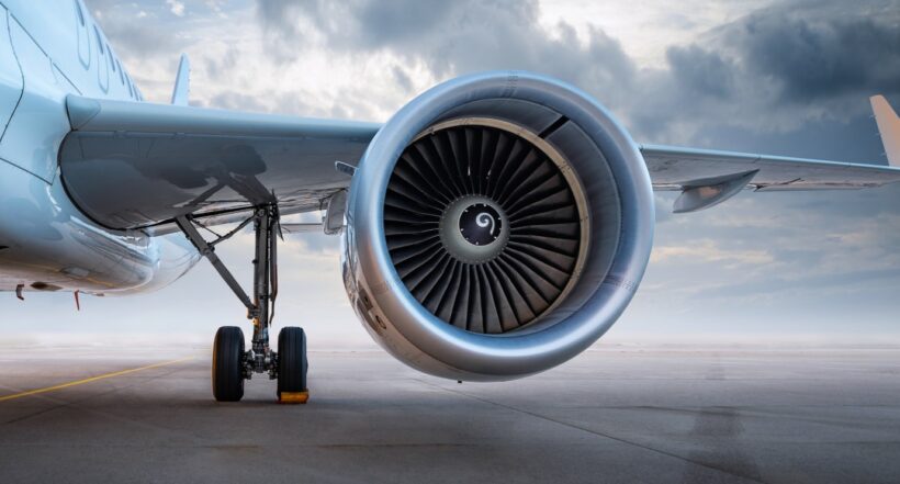 American Airlines: reportan muerte de un empleado de la aerolínea por problemas con una turbina de avión.