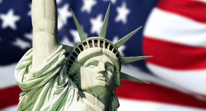 Foto de contexto de la Estatua de la libertad, a propósito de anuncio de Gobierno de EE. UU. de dar visas humanitarias